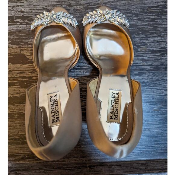 Badgley Mischka Women's Beige Satin Nikki Heels w/ Rhinestone Accents Size 9.5 - Picture 3 of 7
